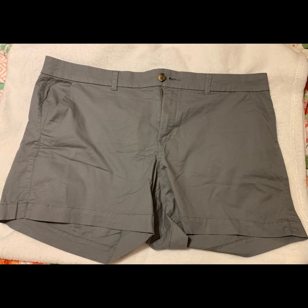 Never worn Old Navy shorts